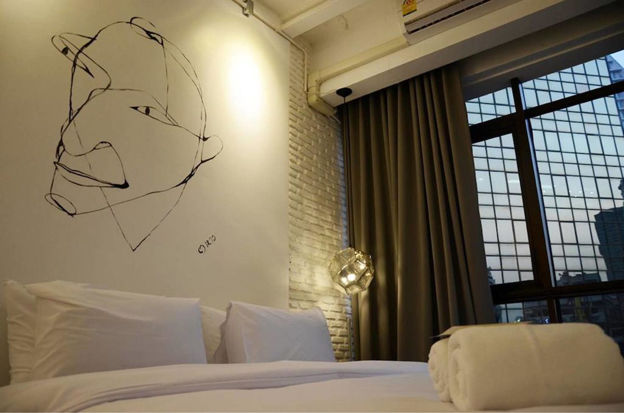 3 Howw Hostel At Sukhumvit 21 Bangkok Exterior photo