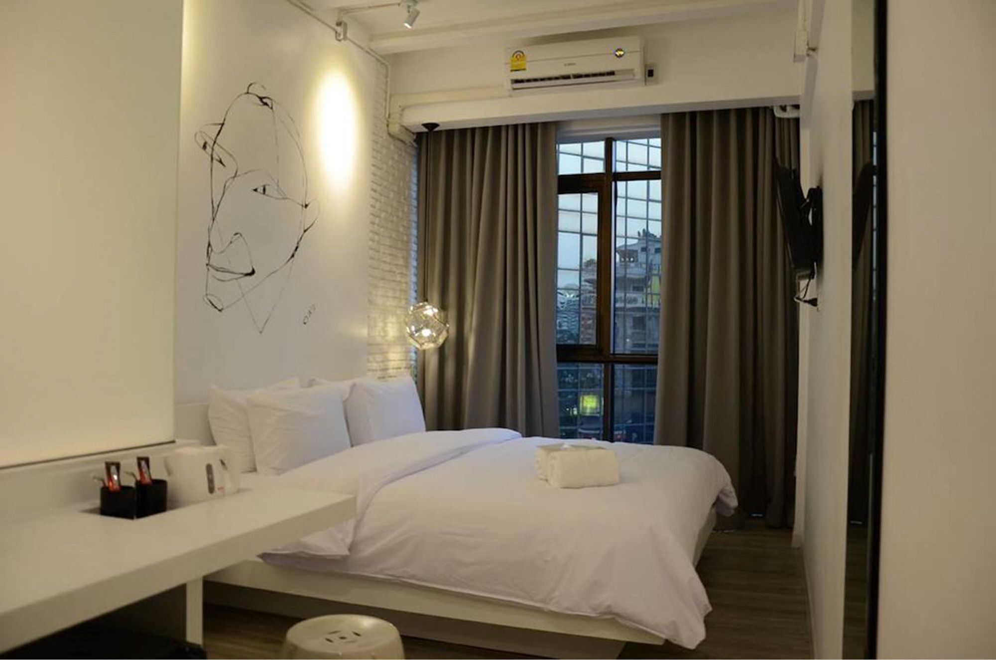 3 Howw Hostel At Sukhumvit 21 Bangkok Exterior photo