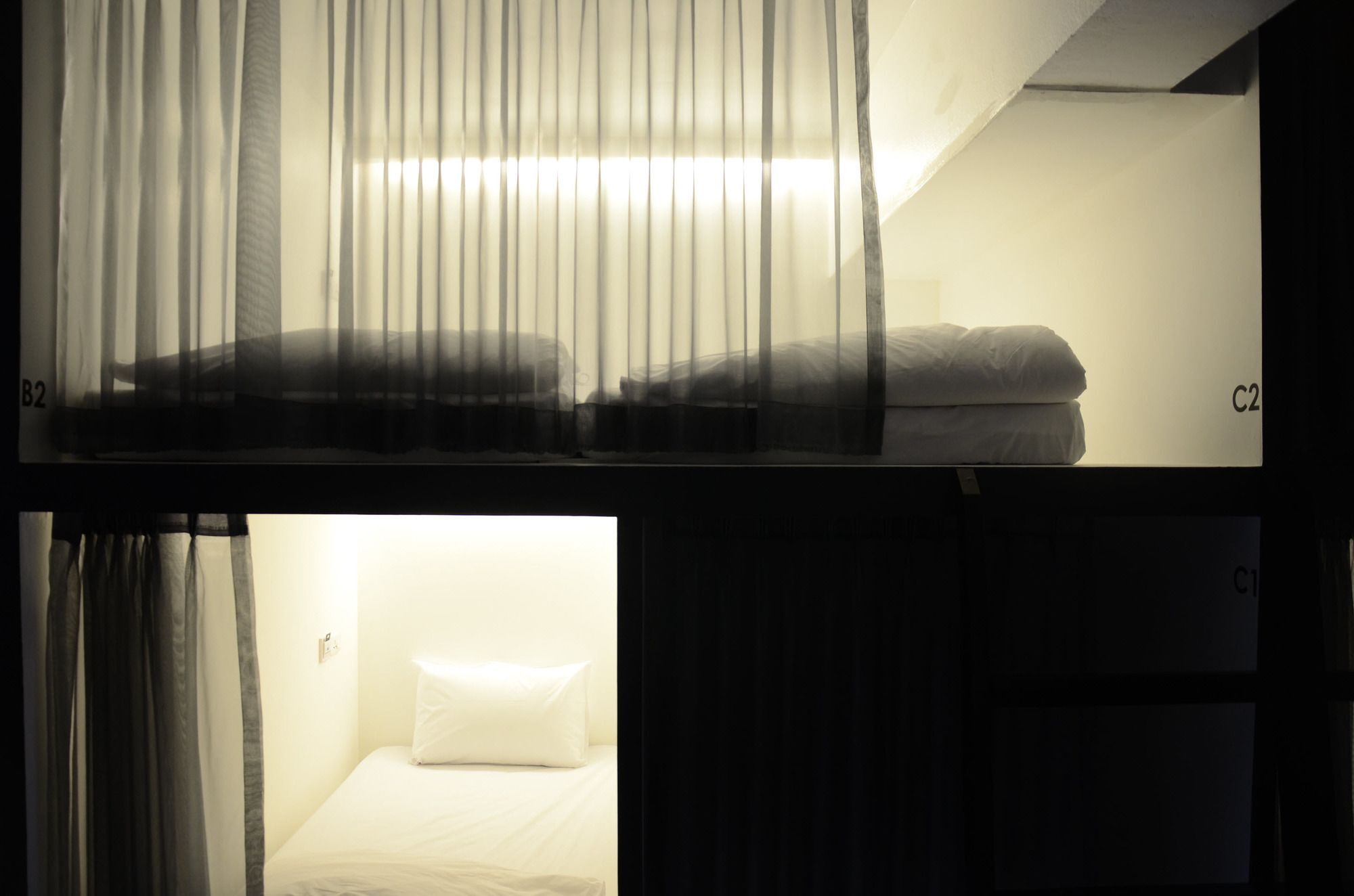 3 Howw Hostel At Sukhumvit 21 Bangkok Exterior photo