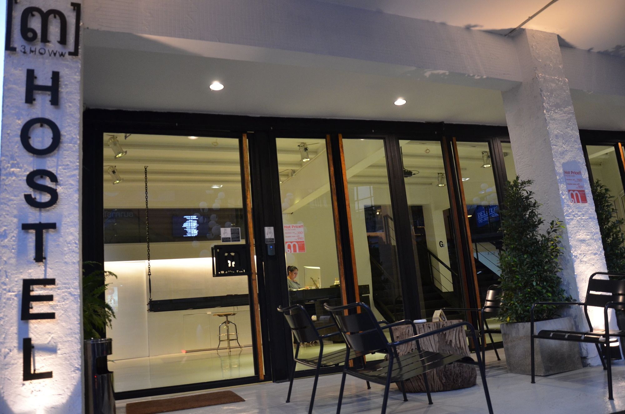 3 Howw Hostel At Sukhumvit 21 Bangkok Exterior photo